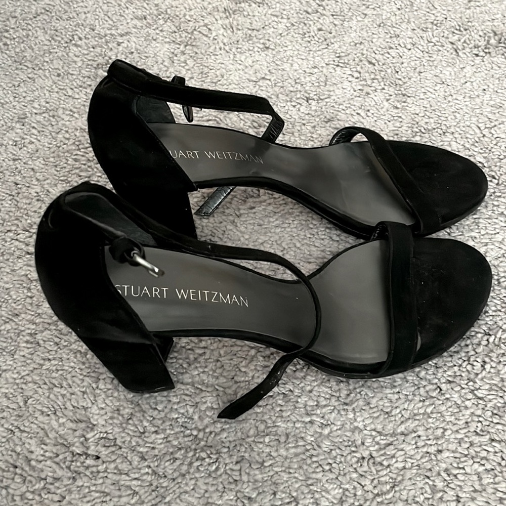 Excellent used condition Nearly Nude Stuart Weitzman heels